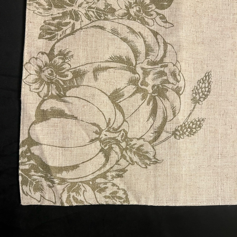 Harvest Pumpkin Print Table Runner